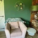 The Lodge-cozy And Serene