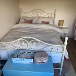 The Lodge-cozy And Serene