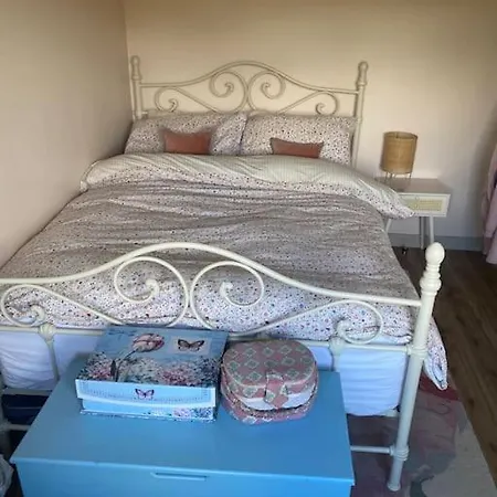 The Lodge-cozy And Serene